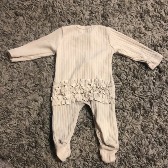 Ribbed Ruffle Onsie - Picture 2 of 3
